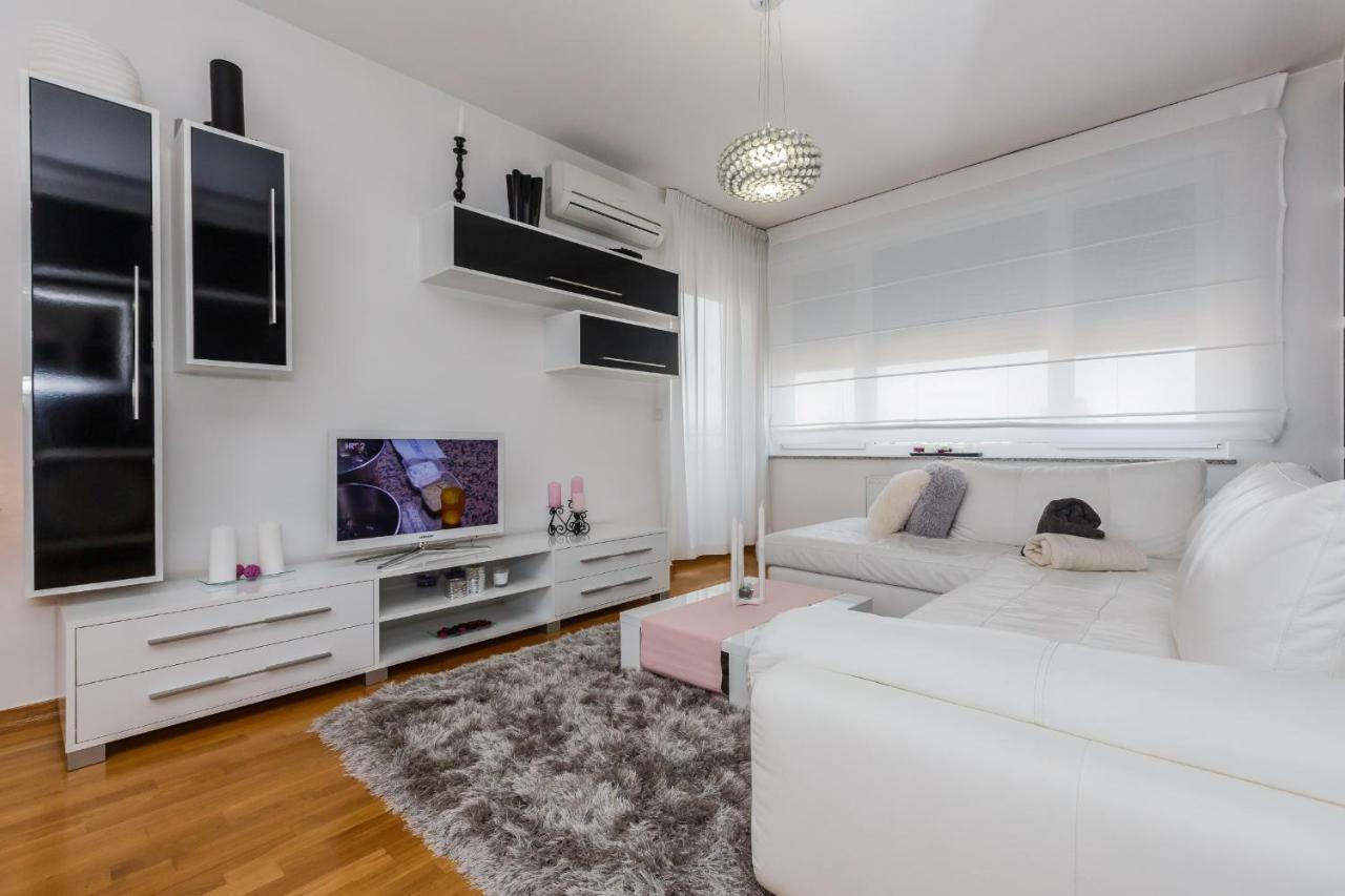 Ferienwohnung Ella Apartman Zagreb Exterior foto